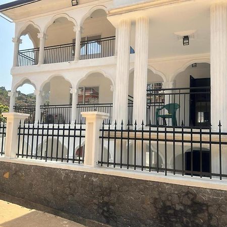 After 5 Apartment 3 2 Spacious En-Suite Bedrooms Freetown Exterior foto