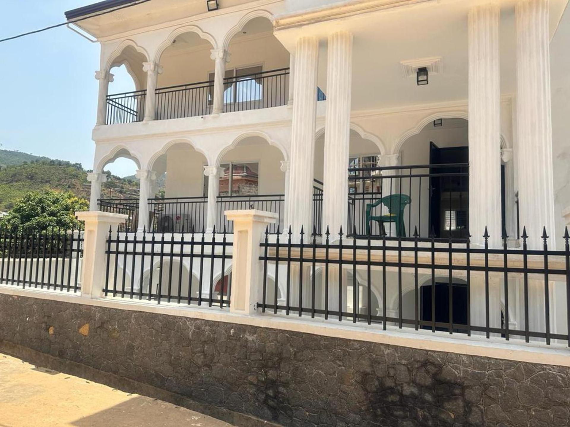 After 5 Apartment 3 2 Spacious En-Suite Bedrooms Freetown Exterior foto